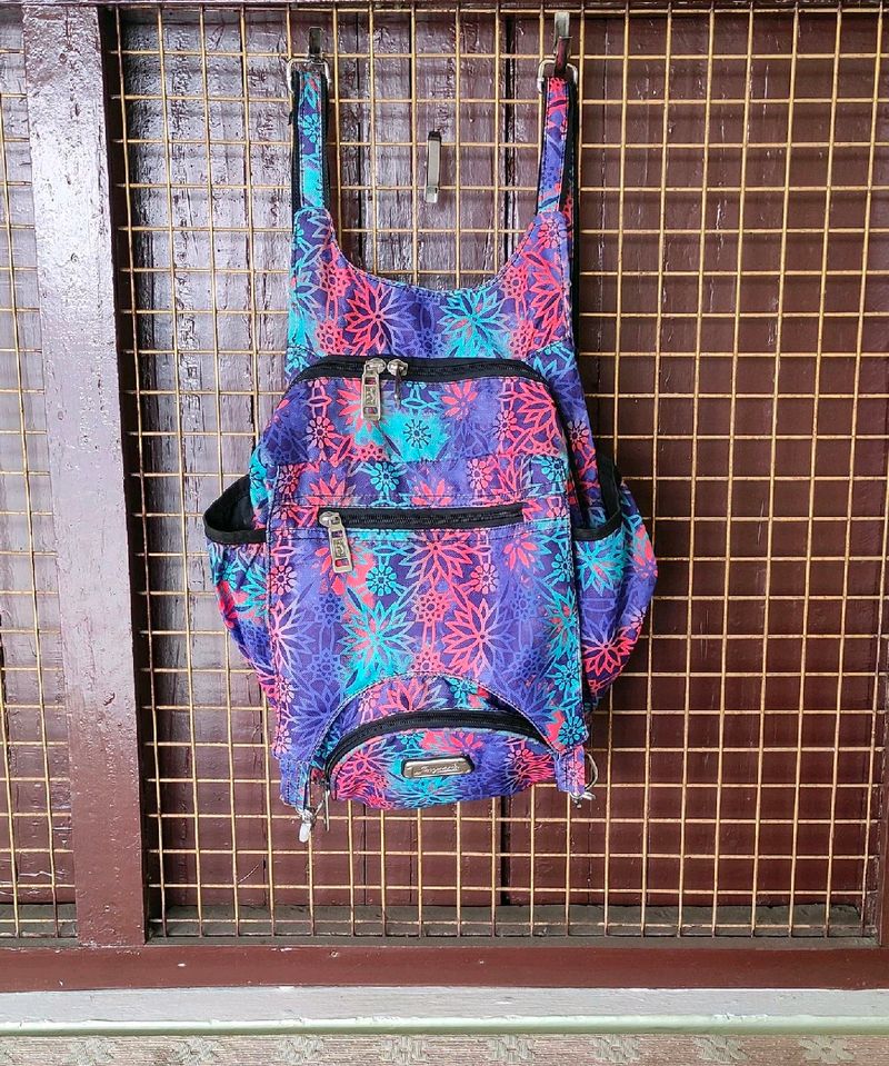 ✅ Nice Looking Branded Bagpack For Girls' 🥳💫