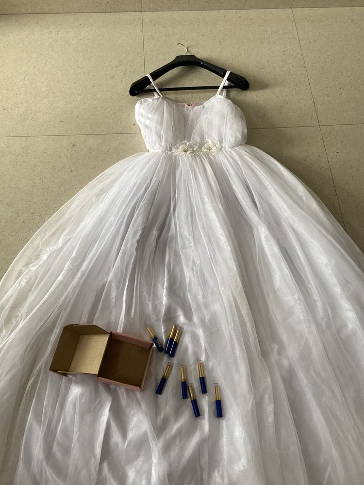 White Princess Gown🥳