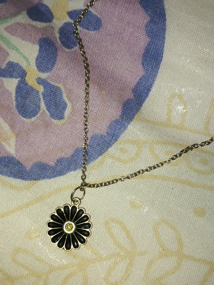 Black Sunflower Pendant