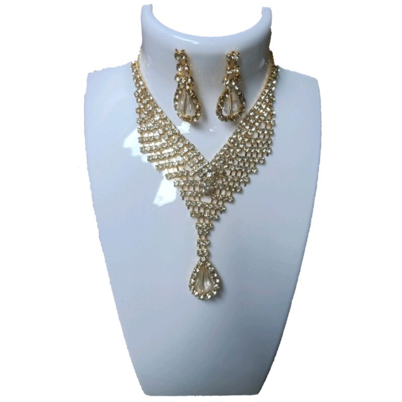 Rb. Style Necklace Set