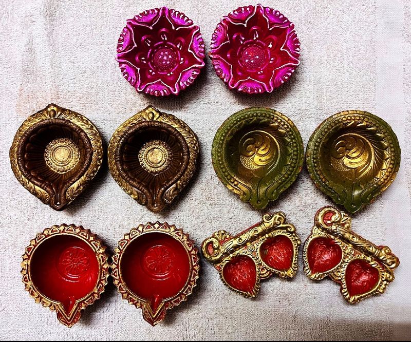 Designer Homemade Mitti Diye (10 Piece)