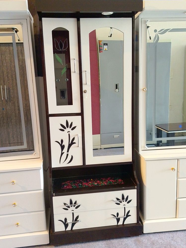 Very Beautiful Dressing Table With Flower Printed