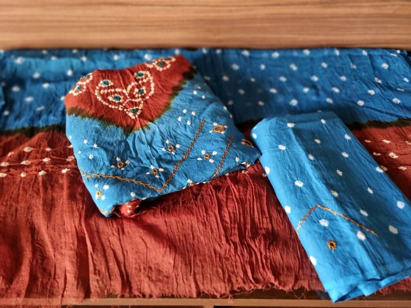 Unstitched Blue Brown Bandhni 3pc Salwar Kameez