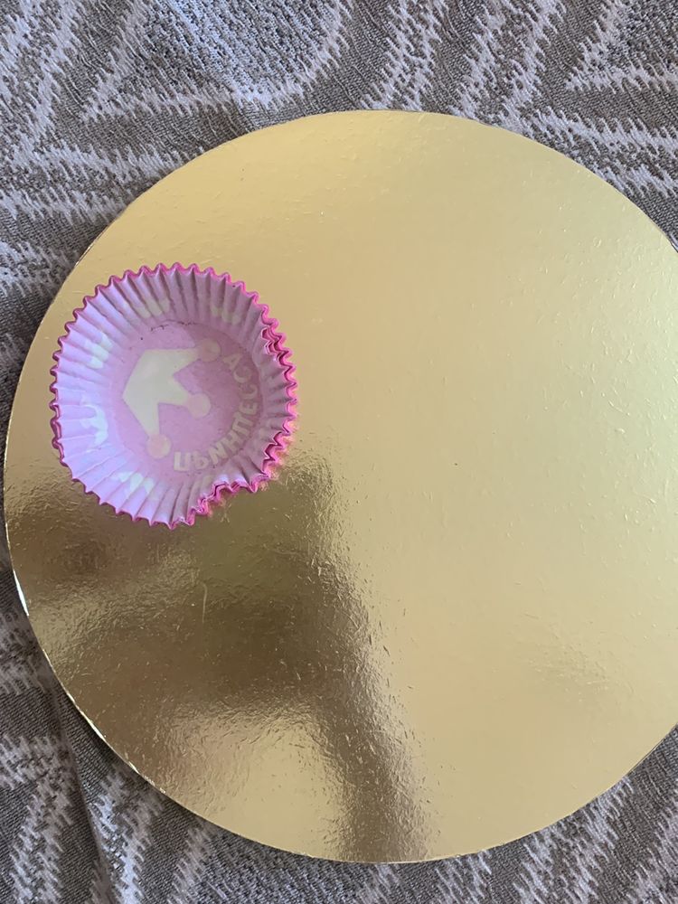 Cake Board And Cupcake Paper Moulds