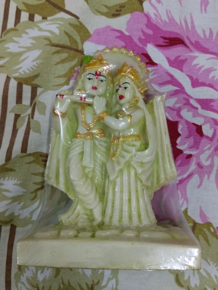 Lord Krishna 's Statue