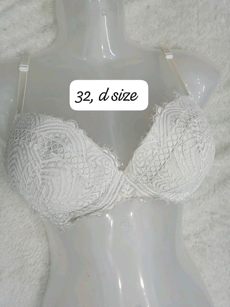 34 D Pedded Look