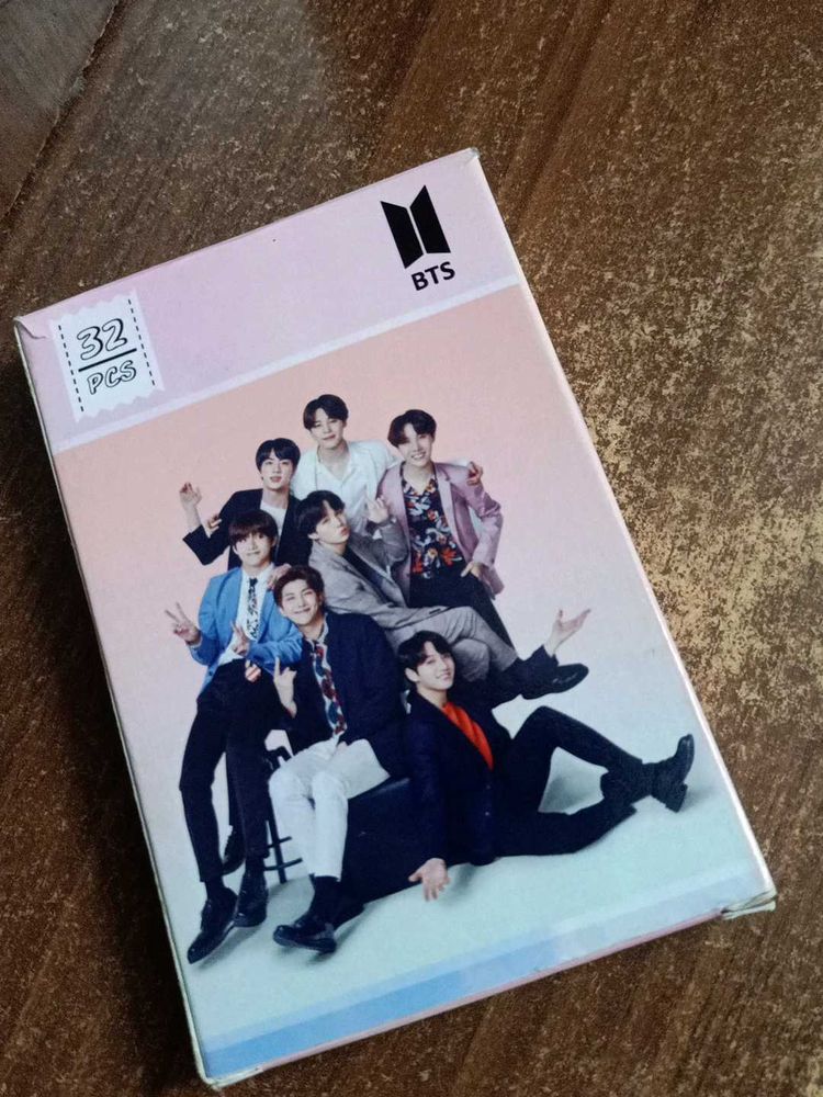 BTS Photo Cards 32 Pieces 🧩