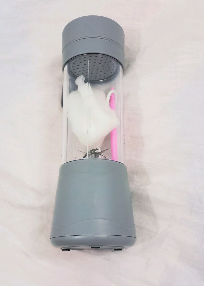 Mini Portable Juicer+Cleaning Brush+Connector