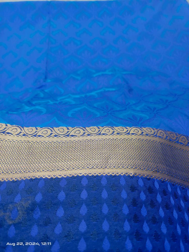 Peacock Perfection: Navy Blue Silk Saree