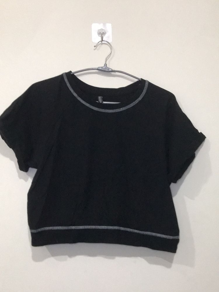 VividArtsy Black Crop Top