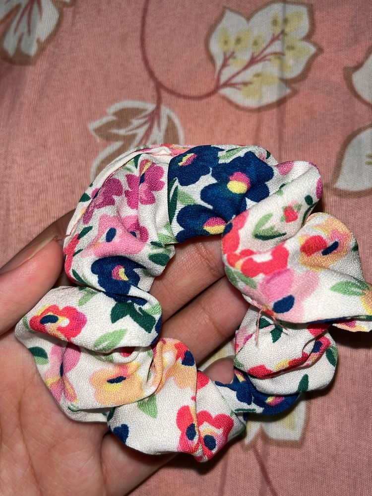 Flower Design Scrunchy