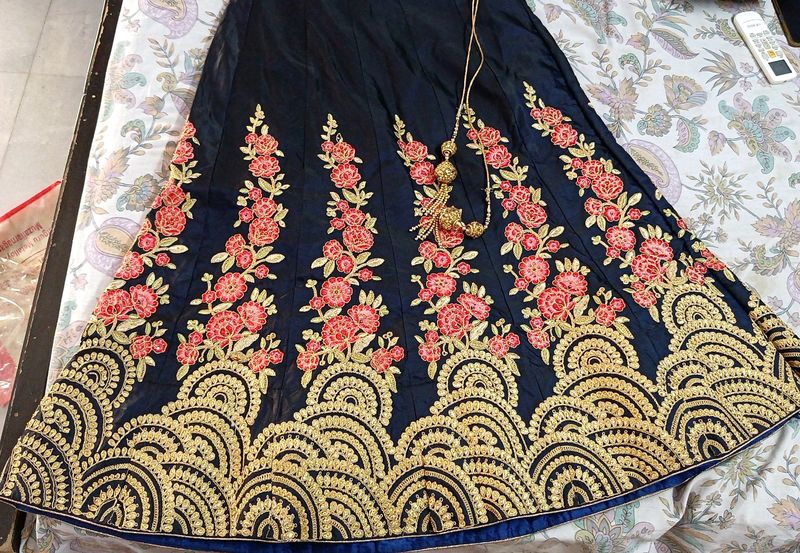 Blue Lehenga With Red Dupatta