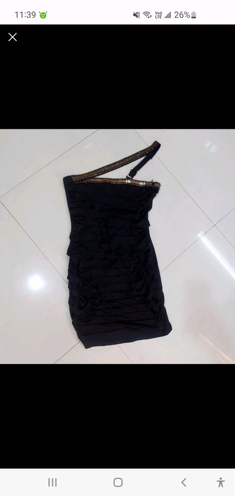 short black partywear dress