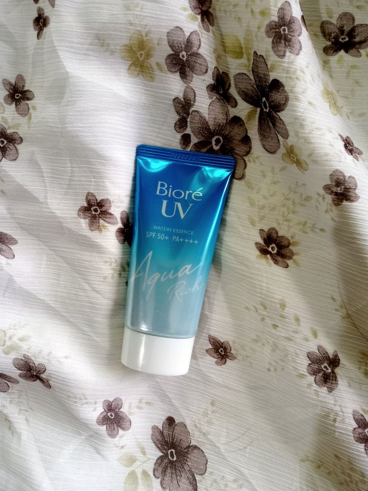 Biore UV Watery Essence Trendy Sunscreen