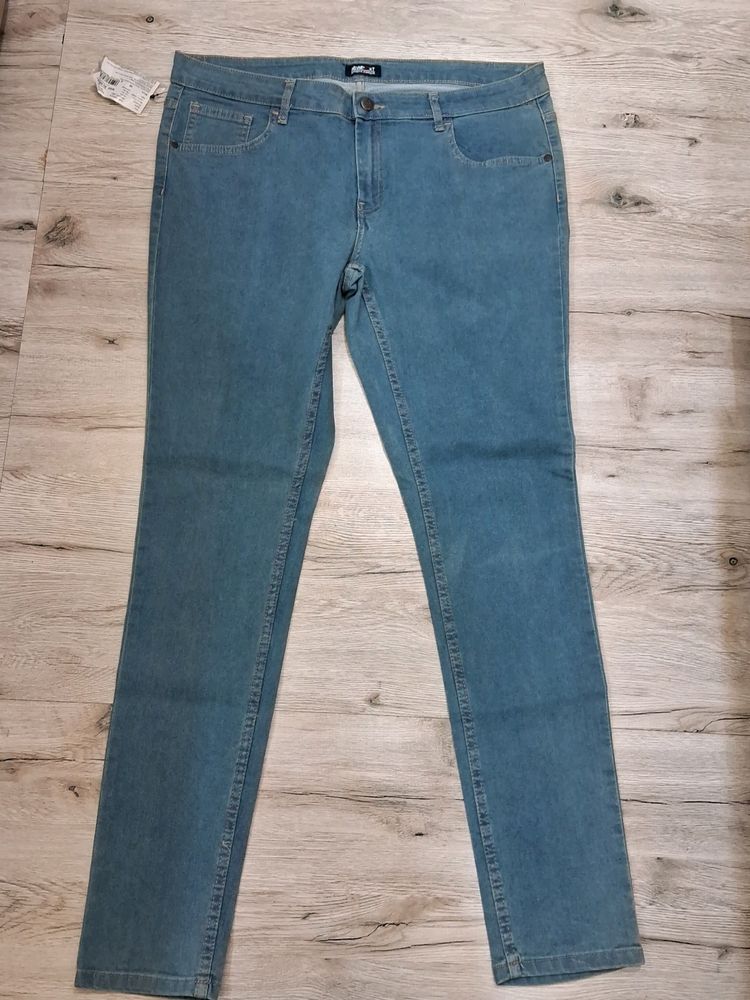 NewPort Brand New Jeans Size 36 H1727