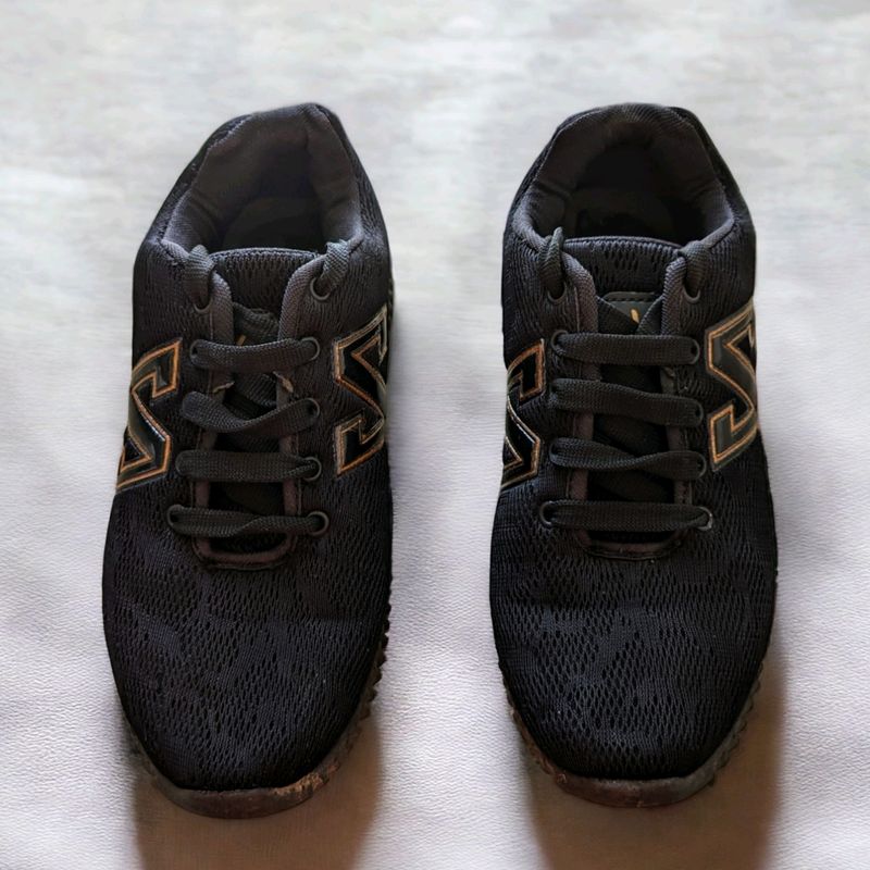 Unisex  Black Shoes