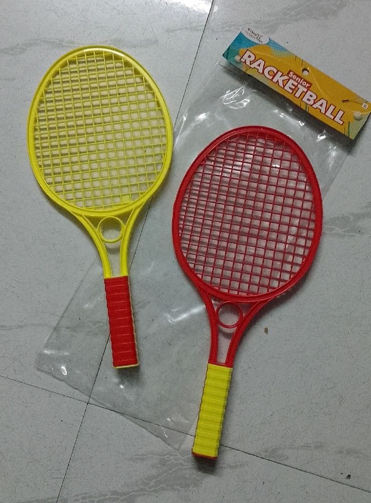 Racket Along With Balls And Free Gift New