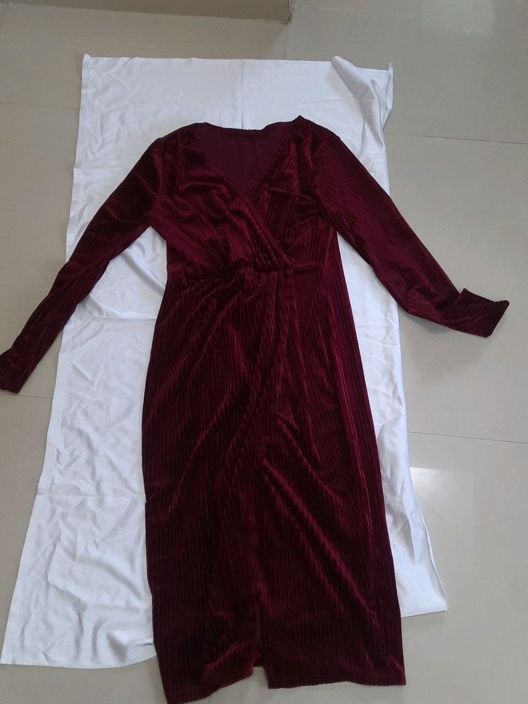 Maroon body con dress.. imported