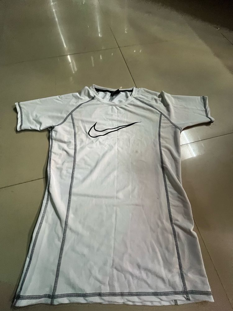 NIKE COMPRESSION T-SHIRT