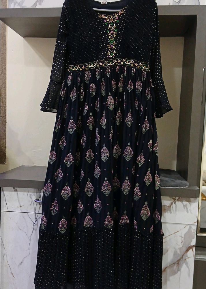 One Pis Gown Black Color