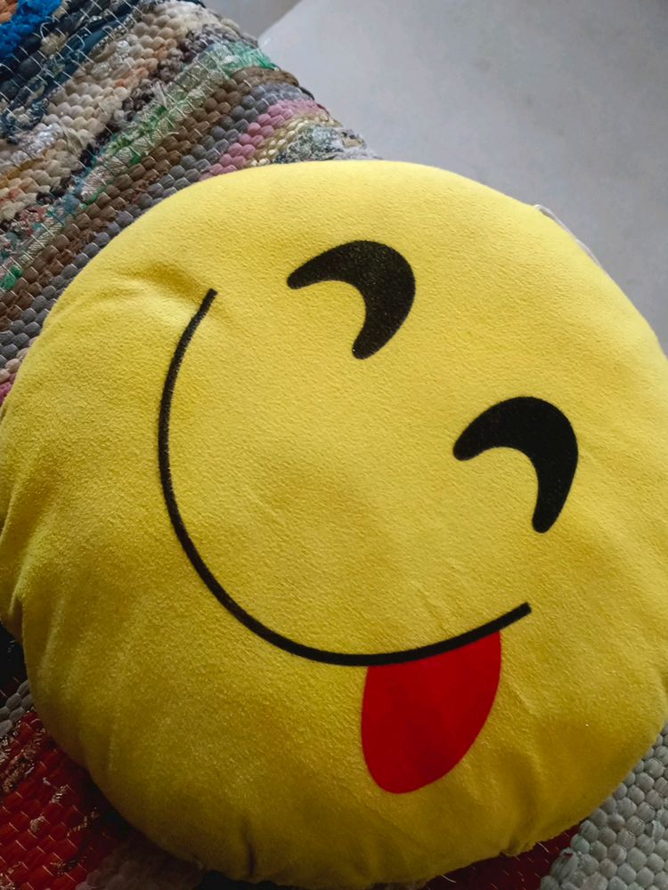 Pillow Toh Emoji
