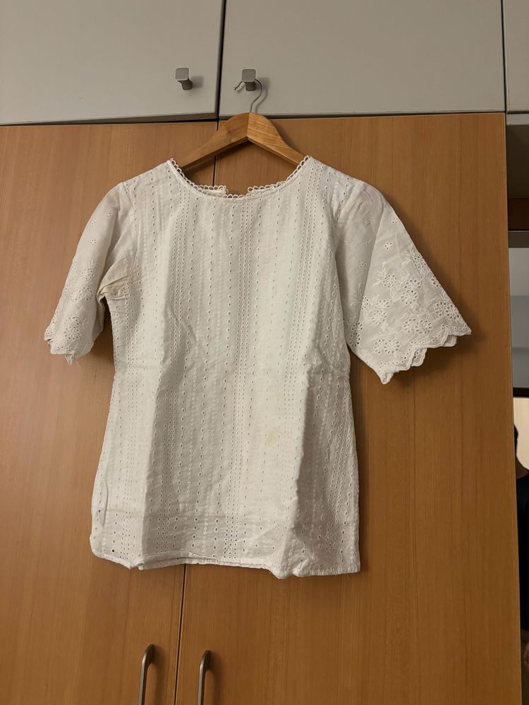 Embroidered cotton top