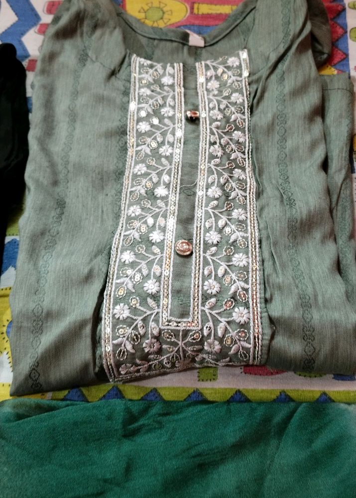 Kurta Set With Dupatta And Pent