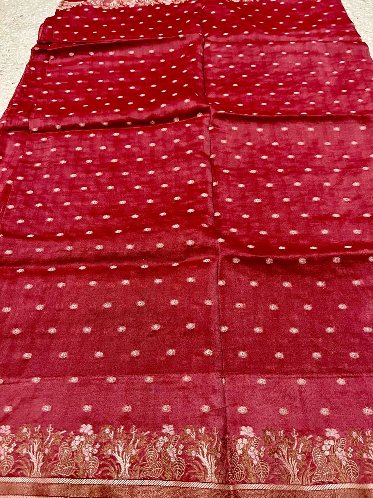 Red color beautiful border saree with heavy pallu