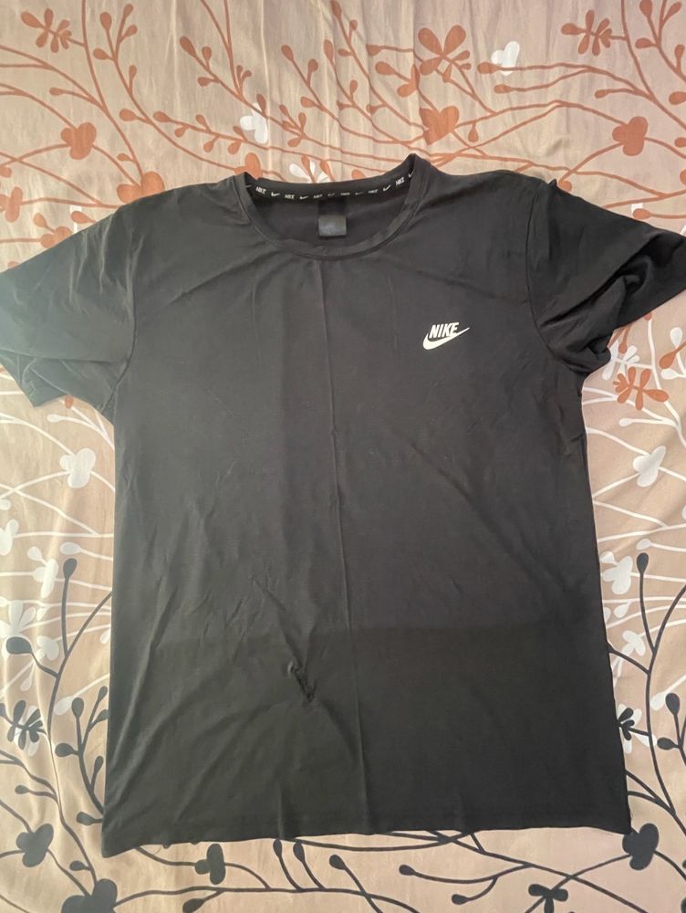 Nike Tee