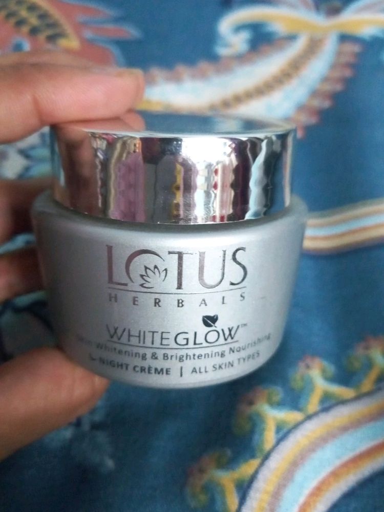 Lotus Harbals White Glow Night Cream