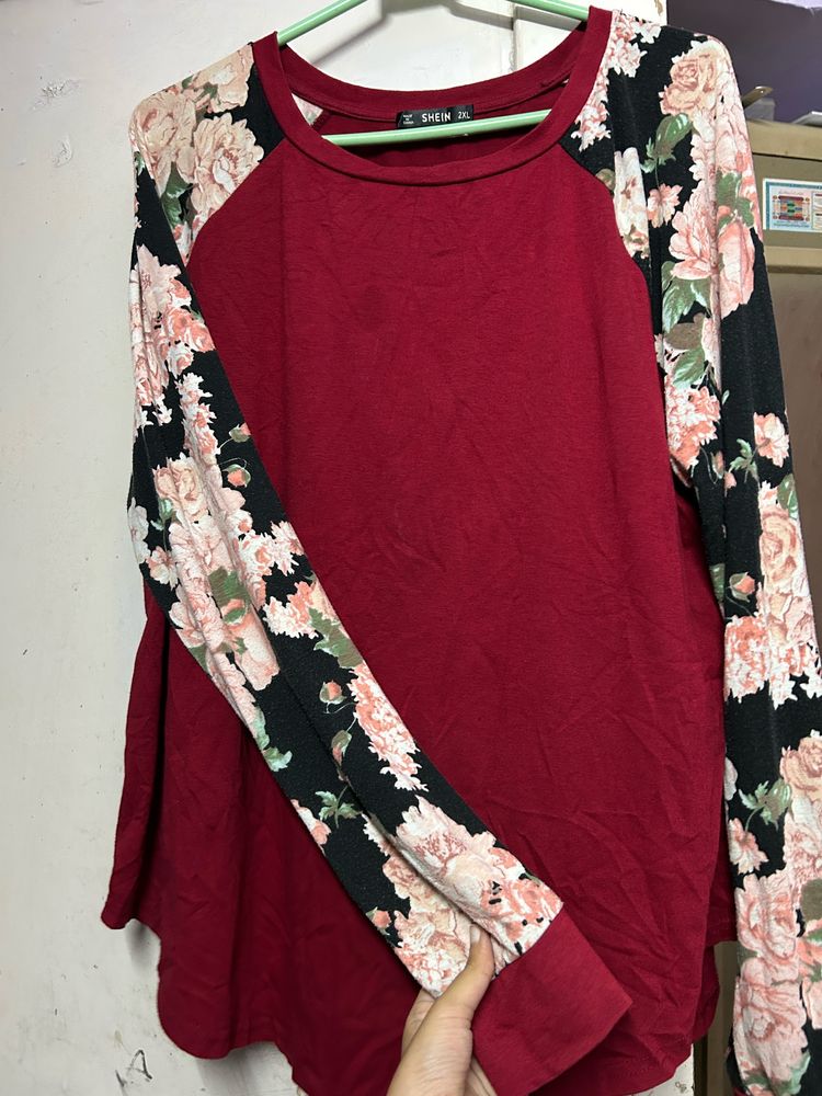 Baggy Sweatshirt With Flowers Sleeves