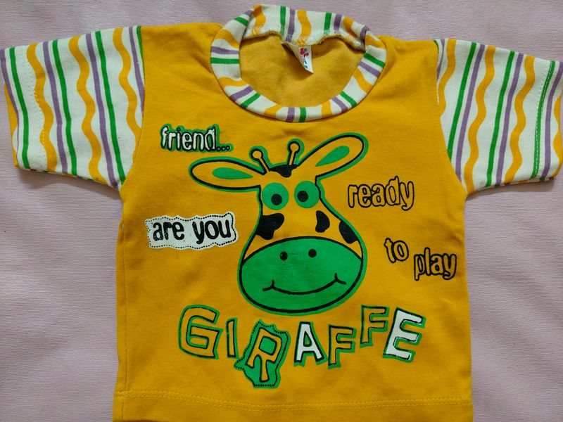 Baby Giraffe Printed T-shirt