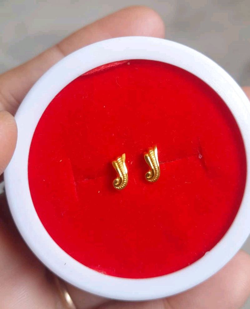 18crt Gold Earrings