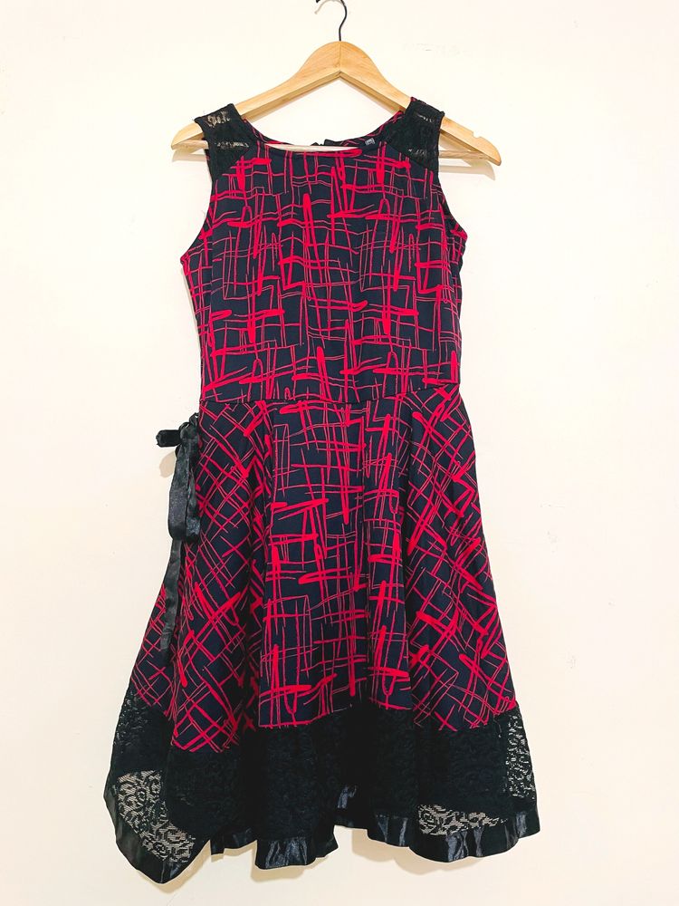 Black & Red Sleeveless Dress