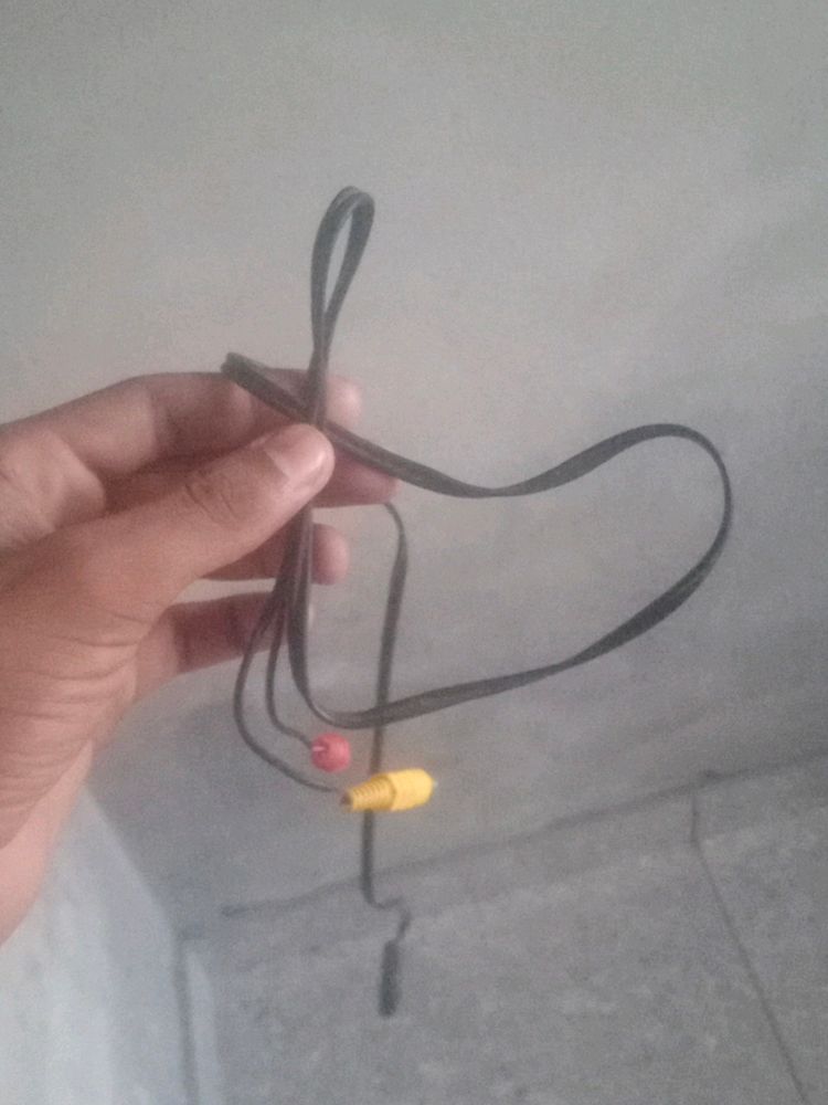 Good Condition Aux Wire