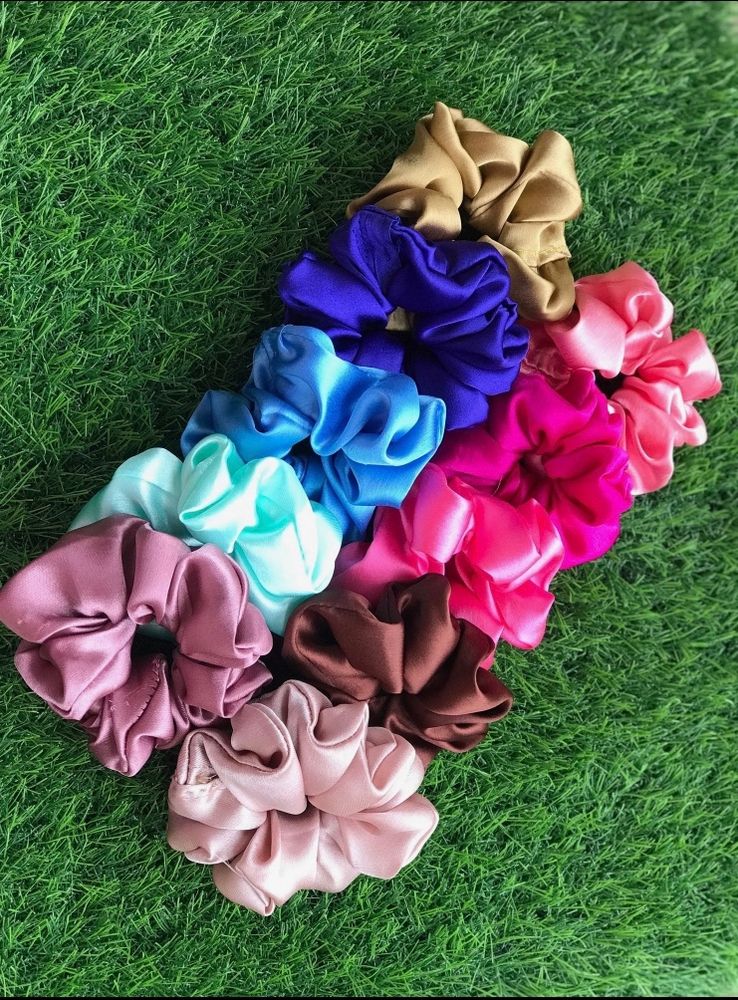 5 Satin Scrunchies