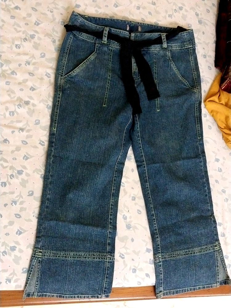 Boot cut Bkue Denim With Black Belt