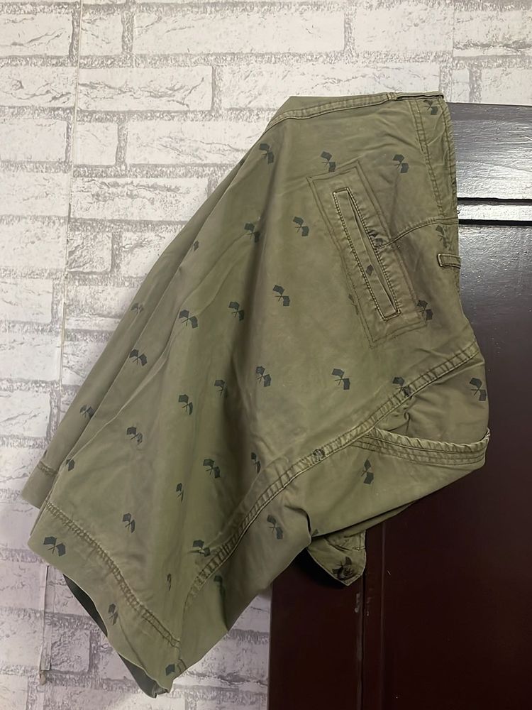 Max Shorts With Flag Patterns