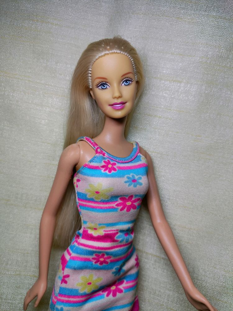 Basic 2000s Barbie Doll