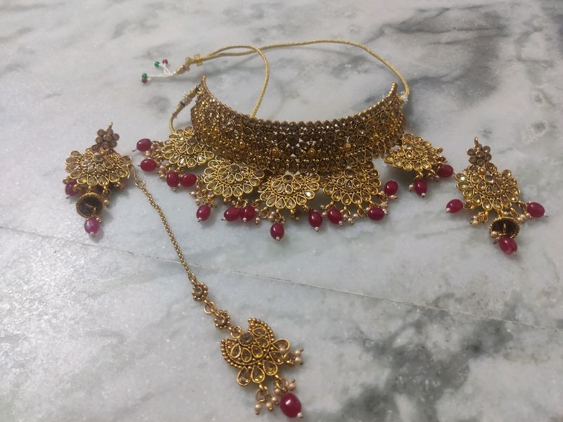 Pink stone bridal choker jewellery set