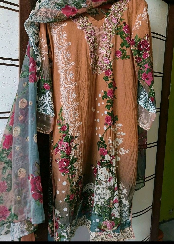 Pakistani Kurti Set