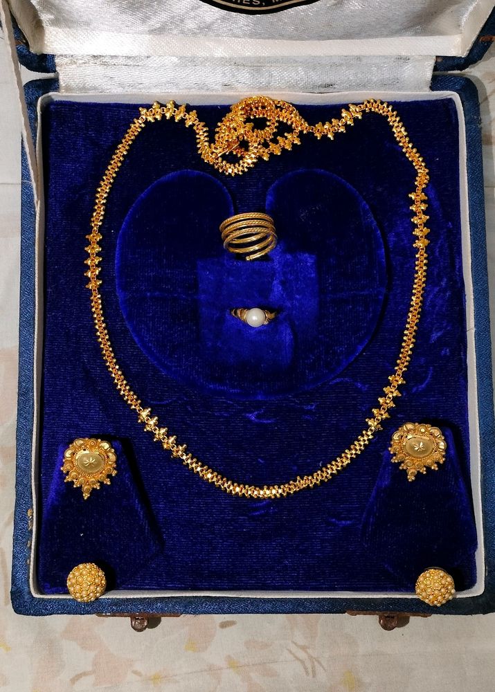 Golden Jewellery Set (With Two Options)