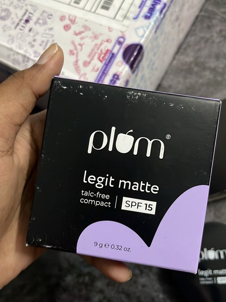 Plum Compact Legit matte SPF 15