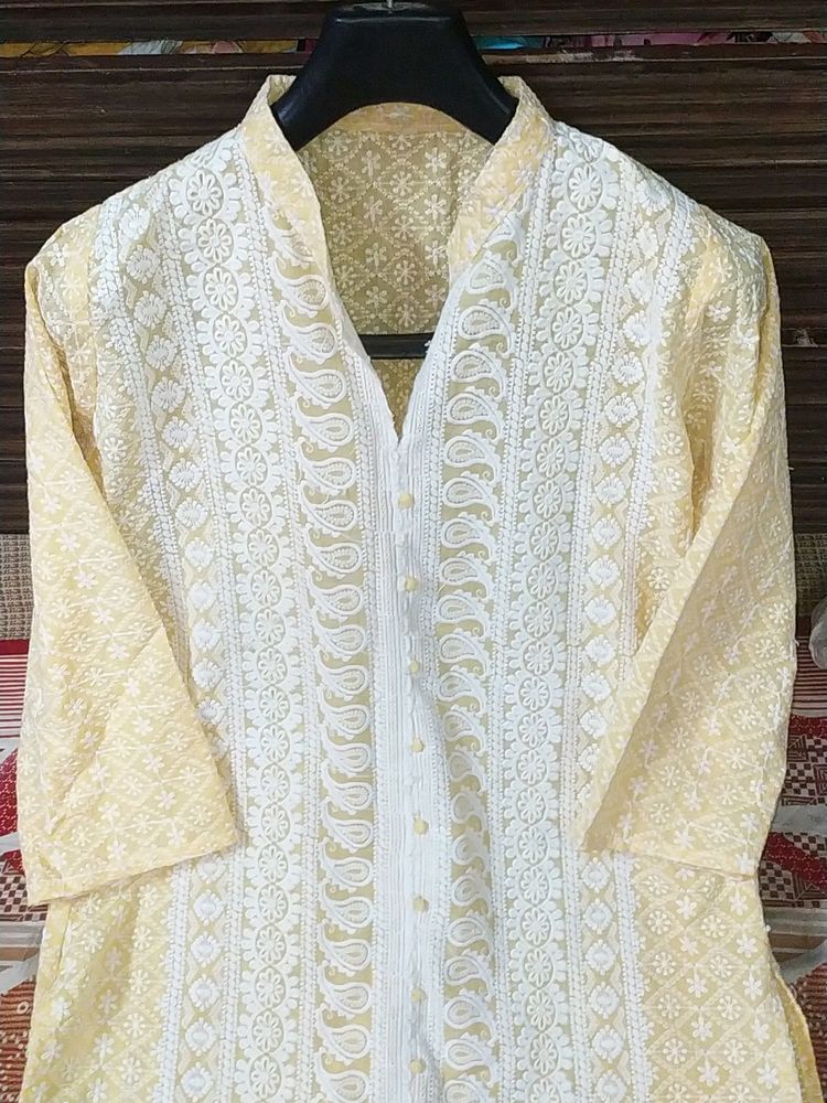 chikankari kurti