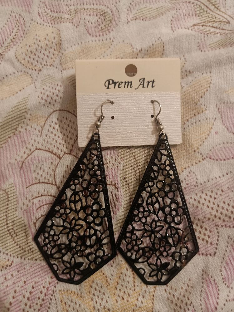 Pretty Earrings Unused