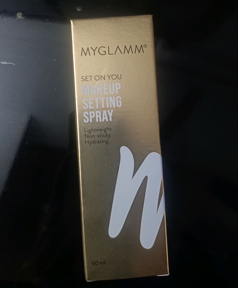 MYGLAMM Makeup Setting Spray