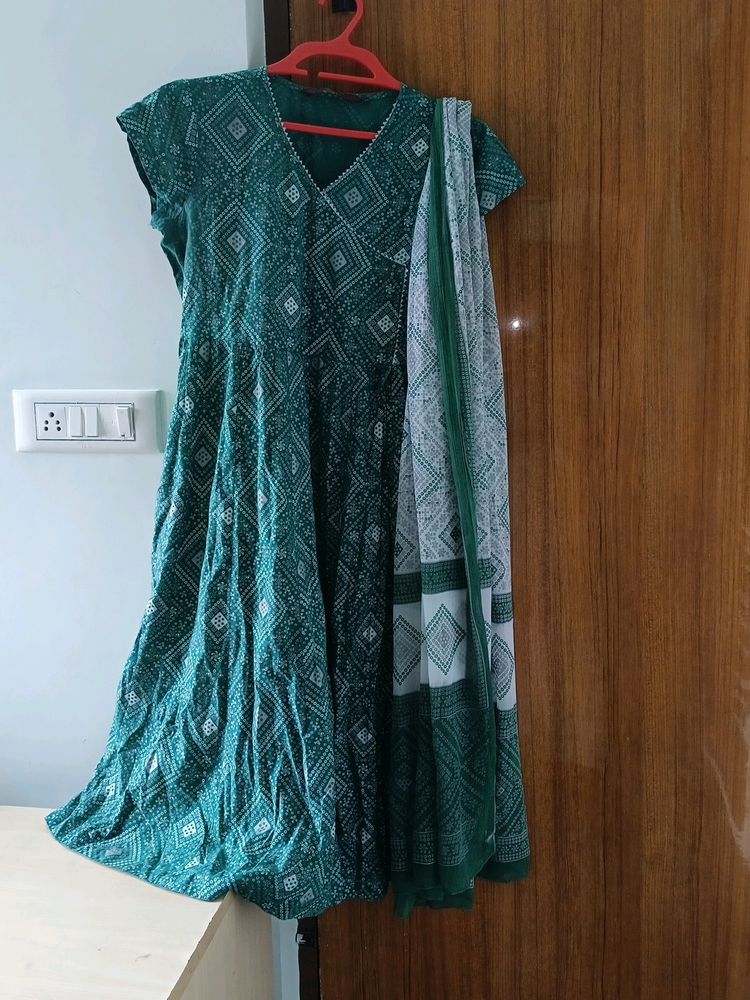 Anarka Style Kurta And Dupatta Set