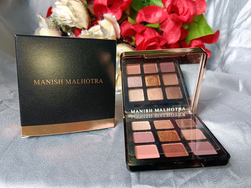 Manish Malhotra Eye Shadow Palette Soiree😍