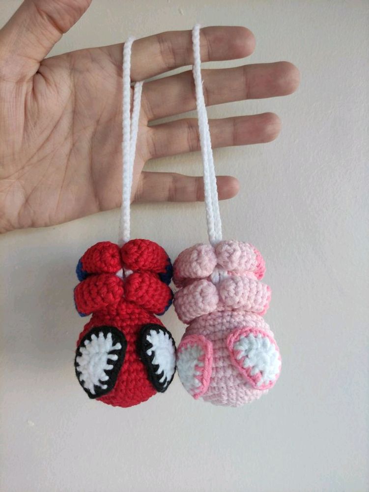 SPIDERMAN KEYCHAIN!!