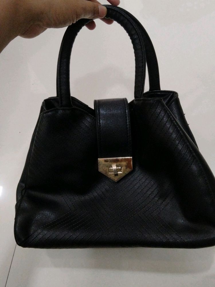 Price Drop Spacious Daily Use Black Bag No Return